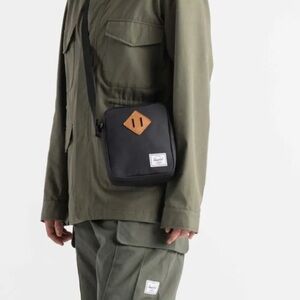 Herschel Heritage™ Crossbody Bag Black- 2.5L NWT‎